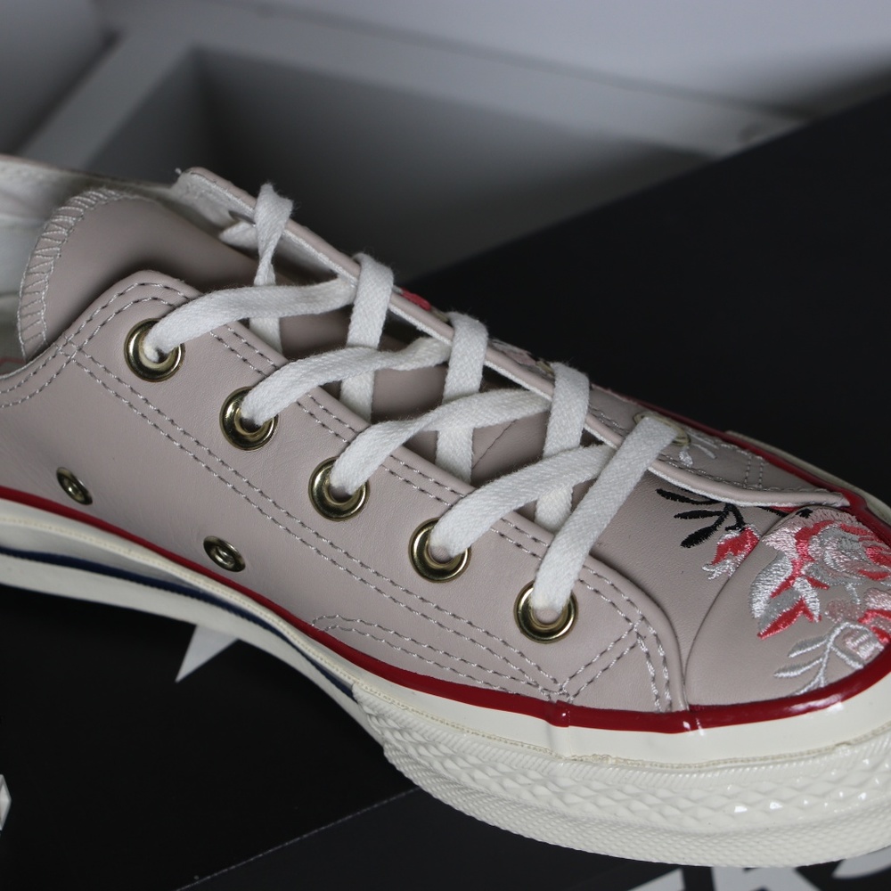 Converse Flowers / Tan Leather All Star Low Tops - Picture 7 of 7